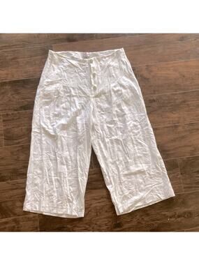 Linea Donna Linen Blend Capri Pants